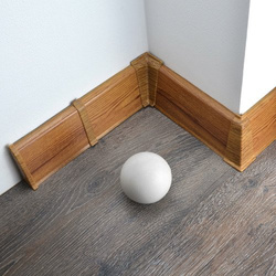 2,5m Fussleiste PVC 70mm Eiche Antik + Montagematerial Gratis