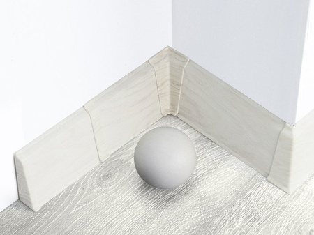 2,5m Fussleiste PVC 70mm Eiche Aspen + Montagematerial Gratis
