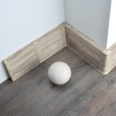 2,5m Fussleiste PVC 75mm Eiche Hokkaido + Montagematerial Gratis