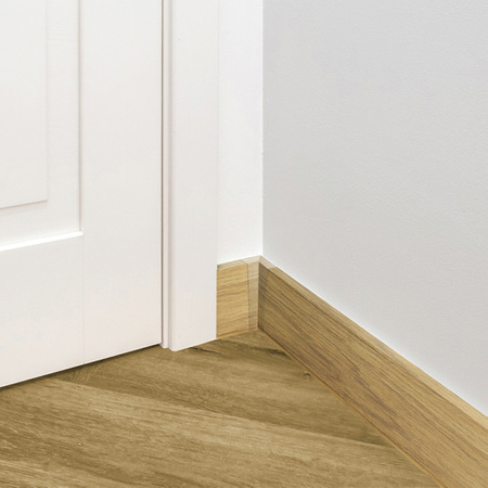 Fussleiste 2,2m Kunststoff Geschäumtes PVC Napoli