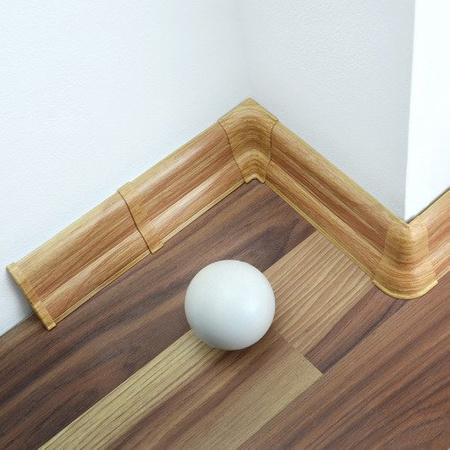 2,5m Fussleiste PVC 62mm Eiche Nord + Montagematerial Gratis